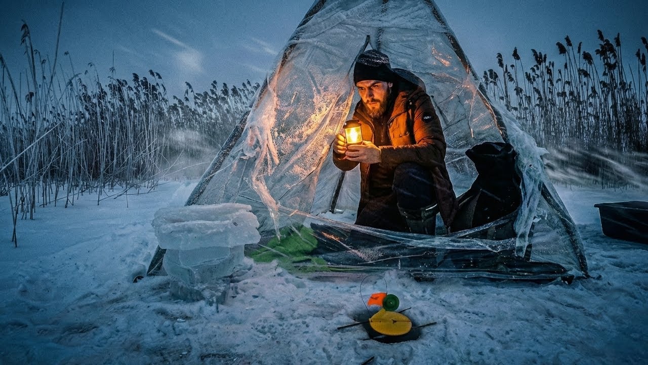 Building a Cozy Shelter from Plastic Wrap. Winter Bushcraft & Fishing