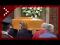 Il feretro di Giulia Tramontano arriva alla Parrocchia di Santa Lucia a Sant'Antimo per i funerali