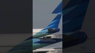maaf aplod ulang 🙏#aviation #landing #airplane #aviasi #airport#airplane  #landing #787 #a330