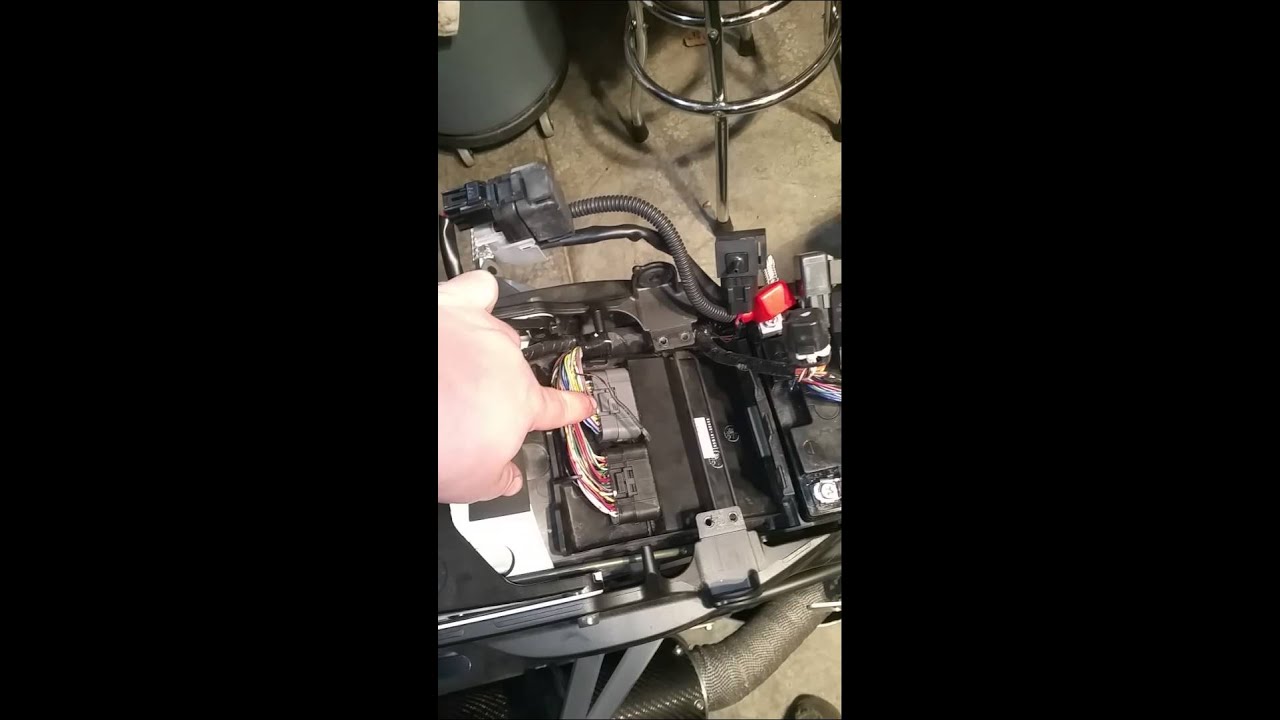 0506 Gsxr 1000 exhaust sensor removal YouTube