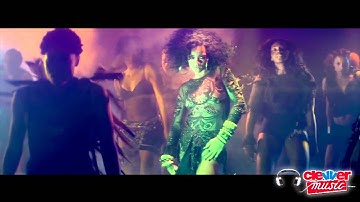 Rihanna Debuts New Video 