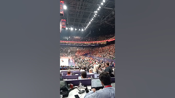 Olympiacos fans chanting Alec Peters name after scoring 32 points vs Panathinaikos in 3rd-place game