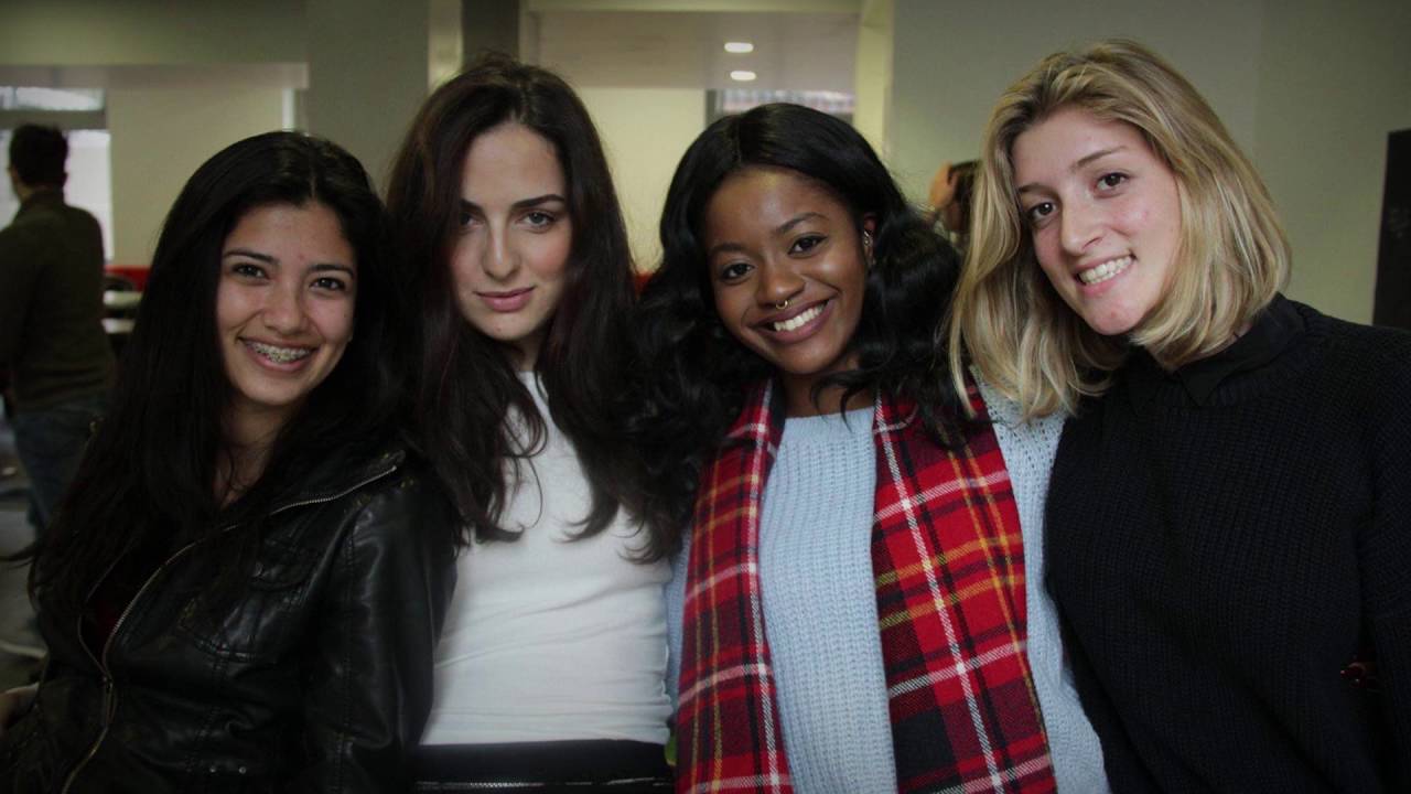 Maria Paz Aparicio de Administración y Recursos Humanos UPC - Intercambio ESCE – Francia