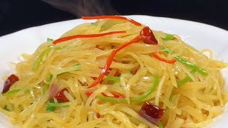 酒店大厨教你酸辣土豆丝的做法，不用焯水，酸辣脆爽，好吃又下饭