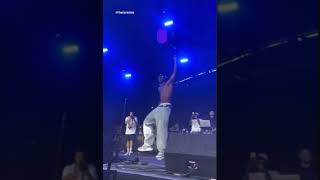 Fans chant "Rema" as he performs soundgasm at Wireless fest 🔥🔥