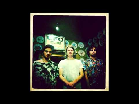 The Ufo Club - Surf Shitty