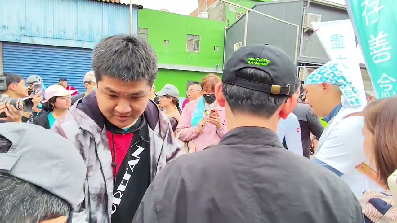 柯老大跟國昌老師準備從彰化寶天宮繼續出發💪 #228一日北高活動 #台灣民眾黨 #用汗水代替淚水