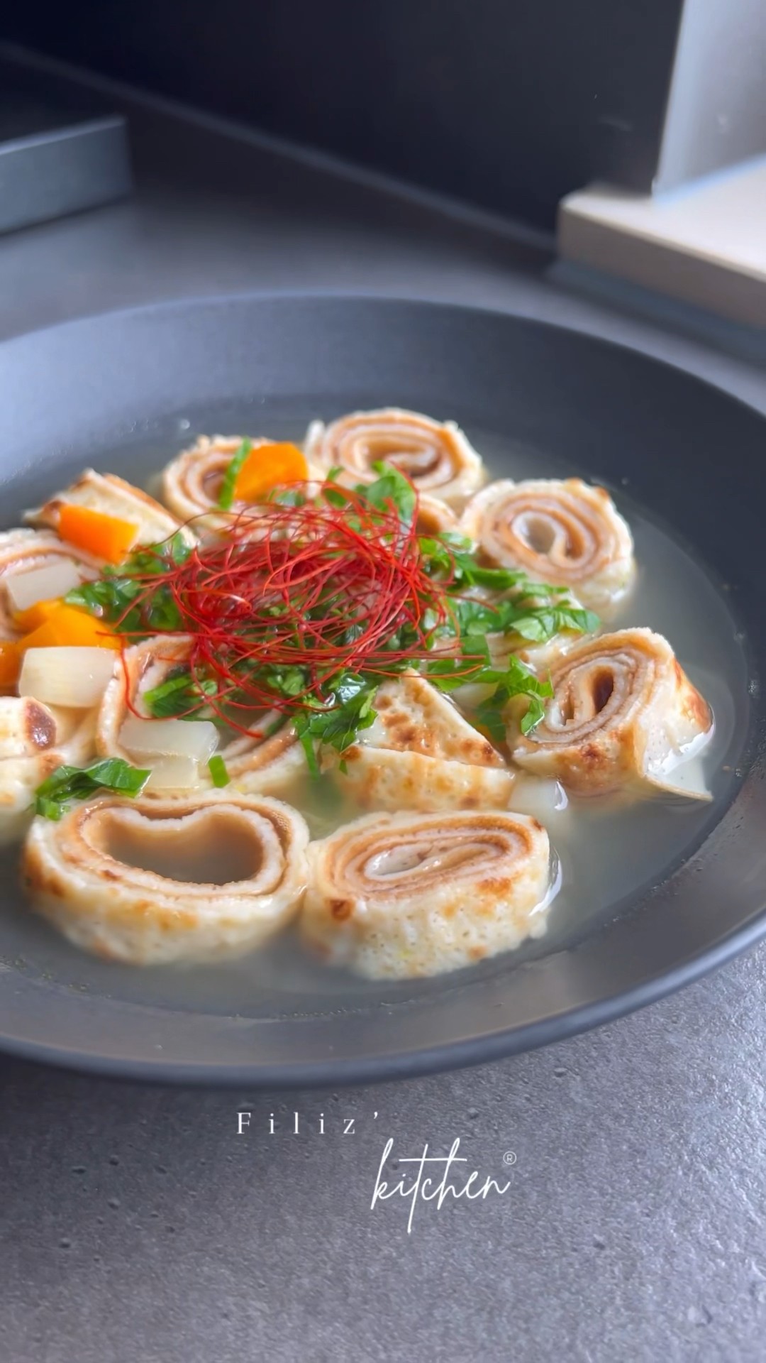 Schwäbische Flädlesuppe: Das Herzhaft-Traditionelle Rezept zum ...