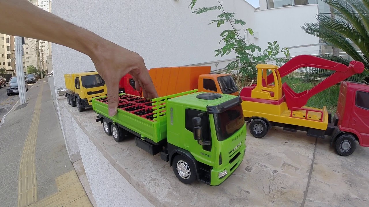 Caminhão Brinquedo com caçamba de lixo infantil em mdf