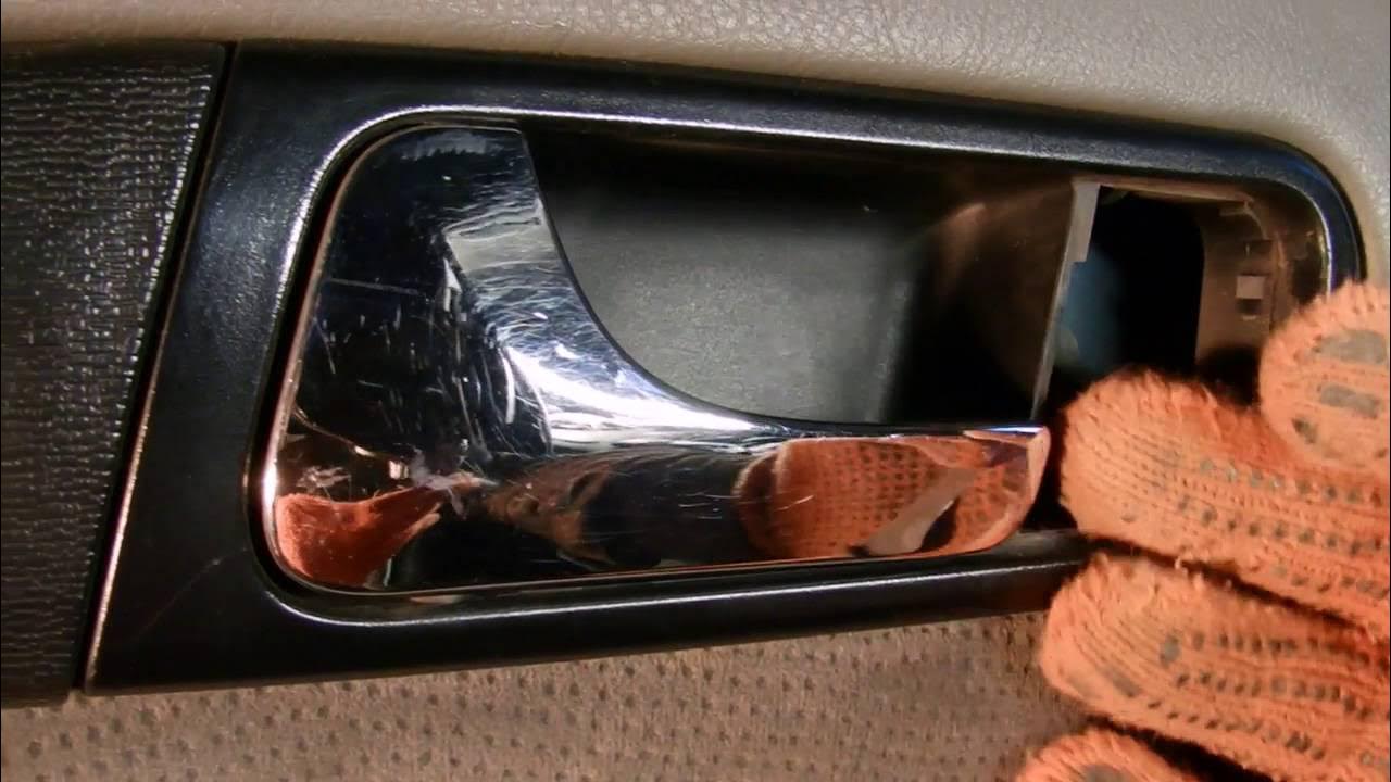 Как снять дверную ручку лачетти Removing the outside rear door handle (Chevrolet Lacetti 1 2002-2009: Body: Repa