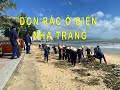 Bãi biển Nha Trang ngày 3/12/2020. Công nhân tích cực dọn rác. Rubbish cleaning at Nha Trang Beach