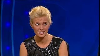 Josephine Bornebusch beter sig som en fjortis - Parlamentet (TV4)