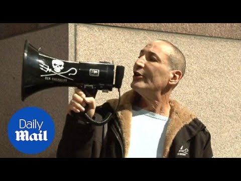 Video: Hollywood a milovníci zvířat podobně truchlit filantrop a Simpsons co-tvůrce Sam Simon