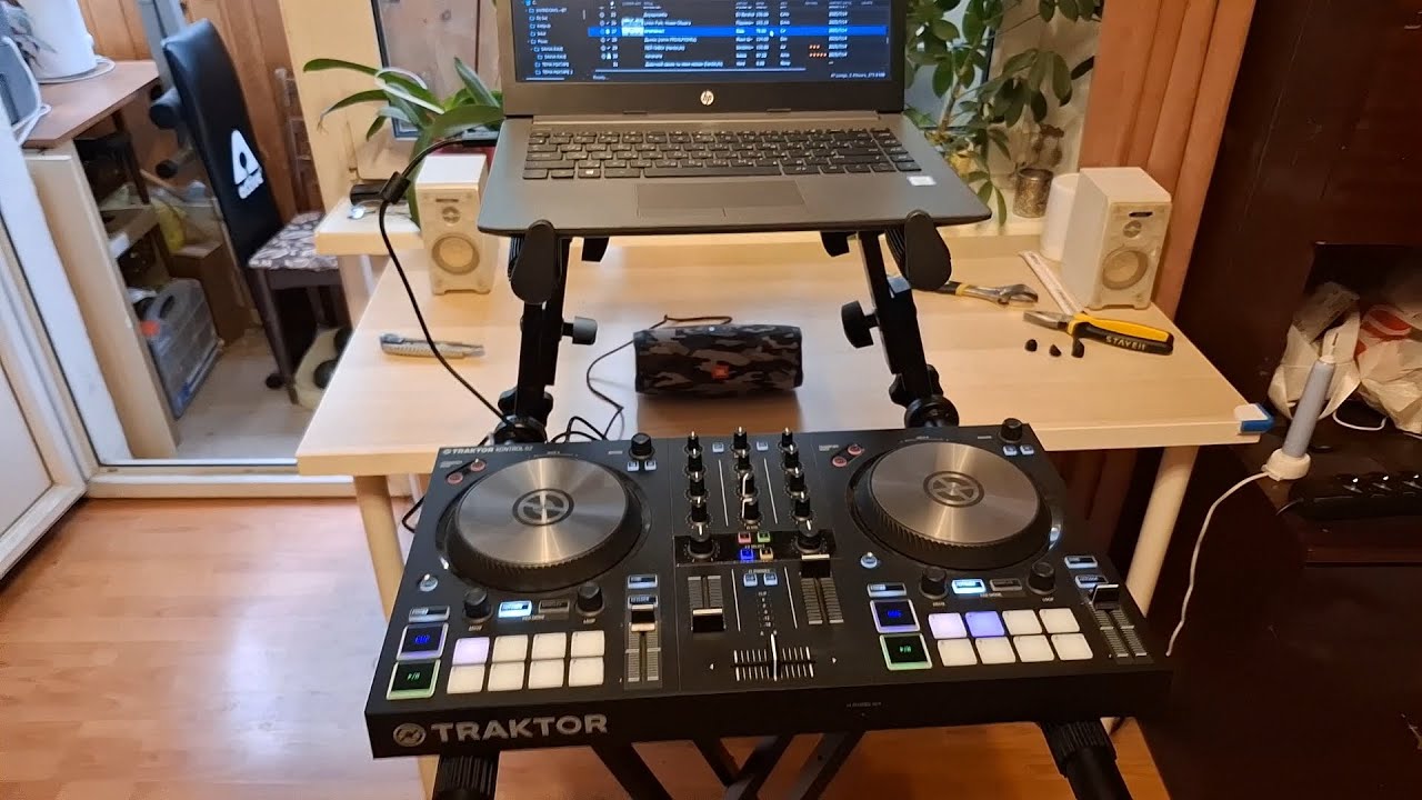 Стойка для DJ пульта