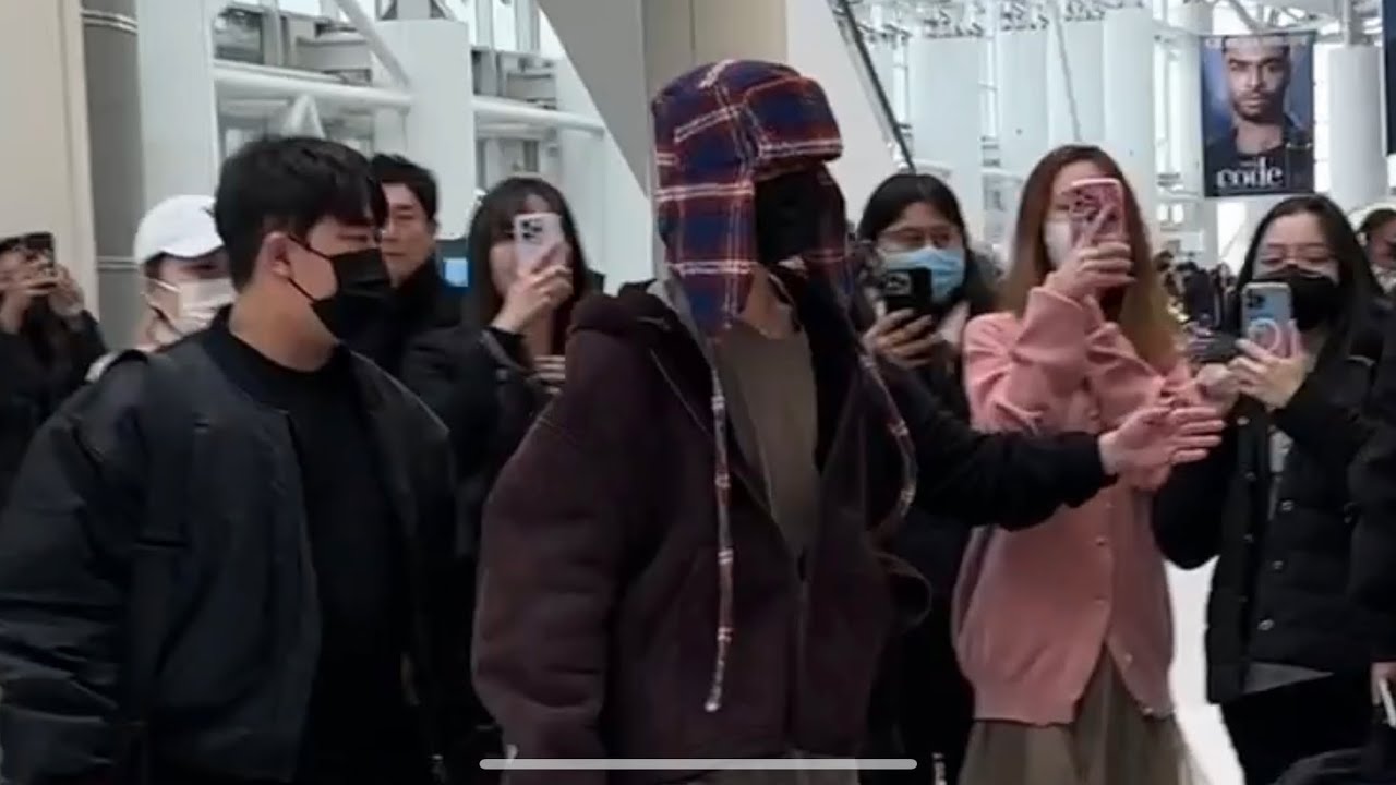 J-Hope Goes Thru Airport Security Just Like Us! #jhope #junghoseok