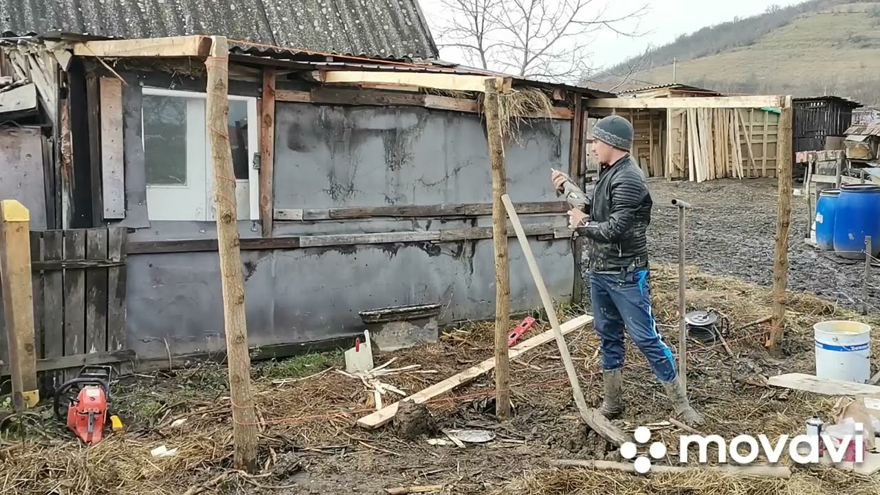 #Kecskék #természet #falusiélet #önellátás A kecske pajta meghosszabbítása