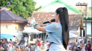 Cinta Dan Air Mata Cover Vela Zaladara Featuring SK Group 
