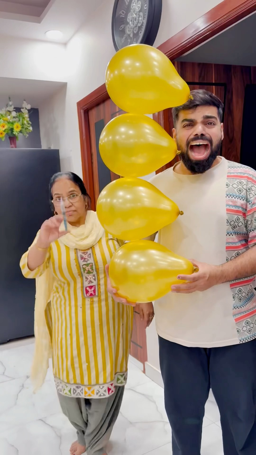 Gaurav k chillate hi mummy bhagi chali aai #shorts #gauravaroravlogs #youtubeshorts