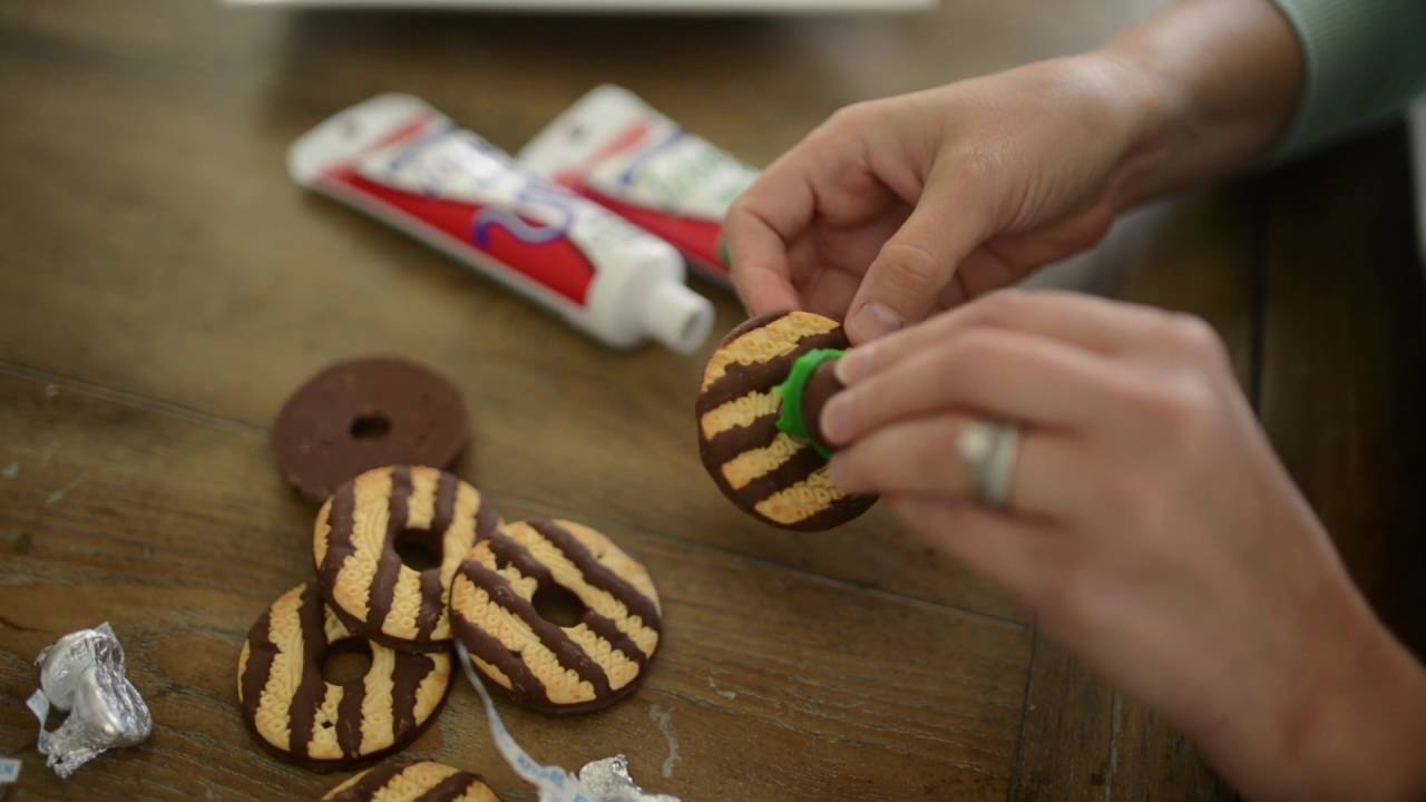 How to Make Witch Hat Cookies