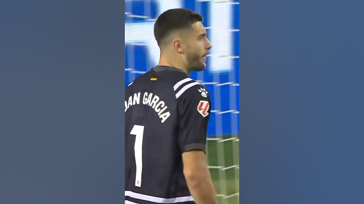 When JOAN GARCÍA saved two goals of FC BARCELONA 😳