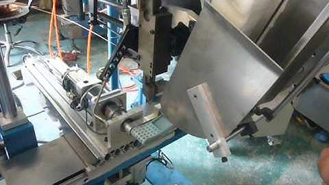 4 axis tufting machine, making hockey brush