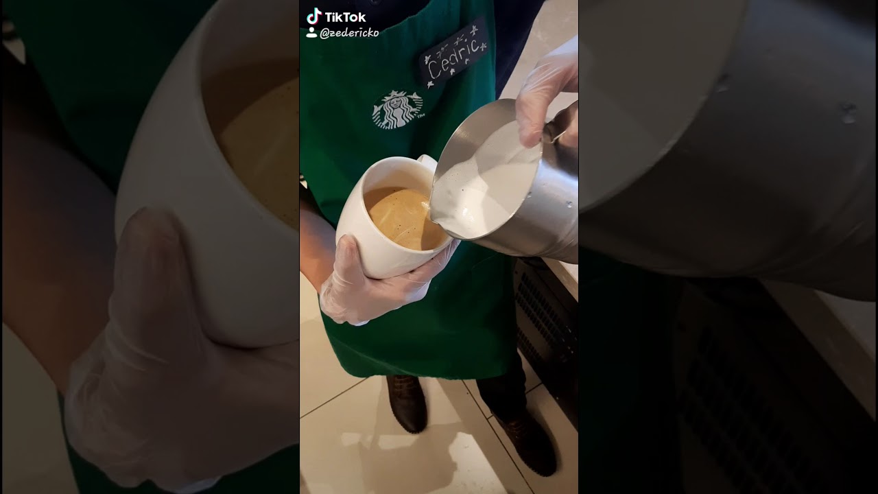 Latte art Starbucks barista