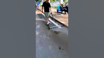 the process of cleaning roads; Good tools and machinery can improve work efficiency