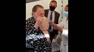 Silvio Santos Toma Vacina Do Covid 19...Ai Ui Kkk