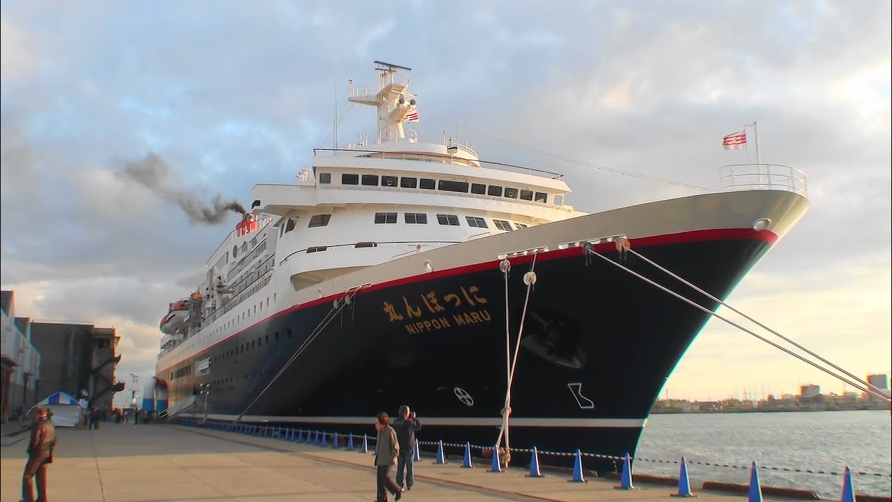 NIPPON MARU] クルーズ客船「にっぽん丸」 富山港を出港 長音三
