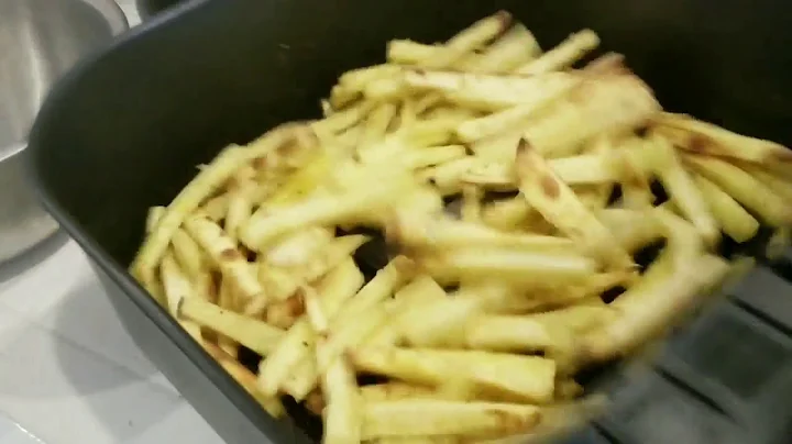 Des frites de patate douce japonaise croustillantes faites maison avec un airfryer!