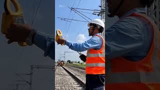 railway electrification ohe work me ATD adjust krne ke liye temprature measurement lete huye #railw