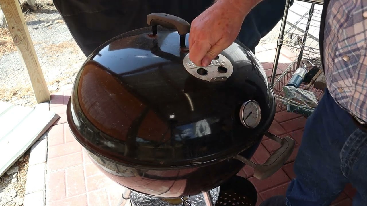 Grilling Burgers On The er Kettle YouTube