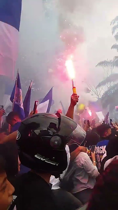 Bobotoh rayakan kemenangan kejuaraan tim kesayangannya#shortvideo#persibbandung#bobotoh