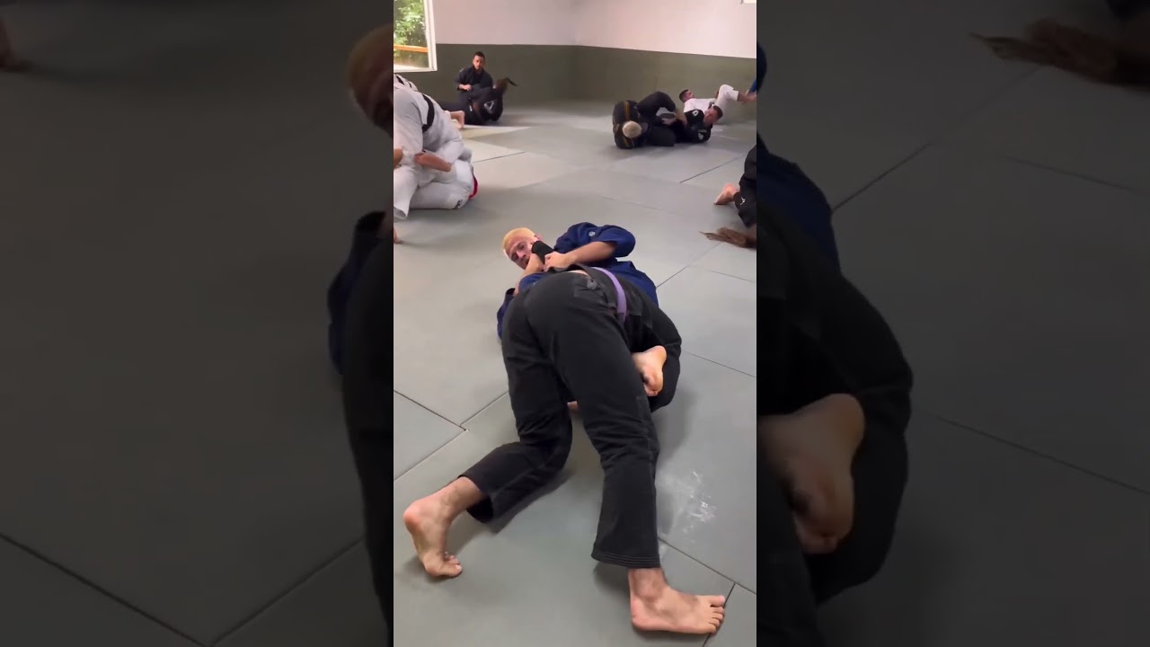 Meregalli Saindo no Braço da guarda Laço 