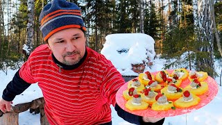 Cooked delicious food in the forest! This dish tastes better than hamburgers!