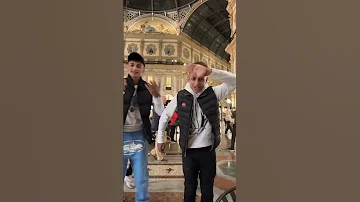 شفتيني مع صحبتك سكر طاحلك 