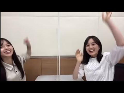 初期のあいさつをする生田絵梨花と齋藤飛鳥