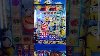 apostando por 6 a todas las frutas en la maquinita tragamoneda de los Minions #viral #games #money