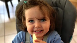 Julie grinds Coffee Beans with Daddy ☕😋 #babygirl #familyvlog #coffee