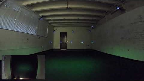 Distributed quadratic programming for collision-free quadrotor flight