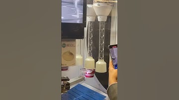 Robot Frozen yogurt machine￼ Vending machine In the service area￼ The future of frozen ￼