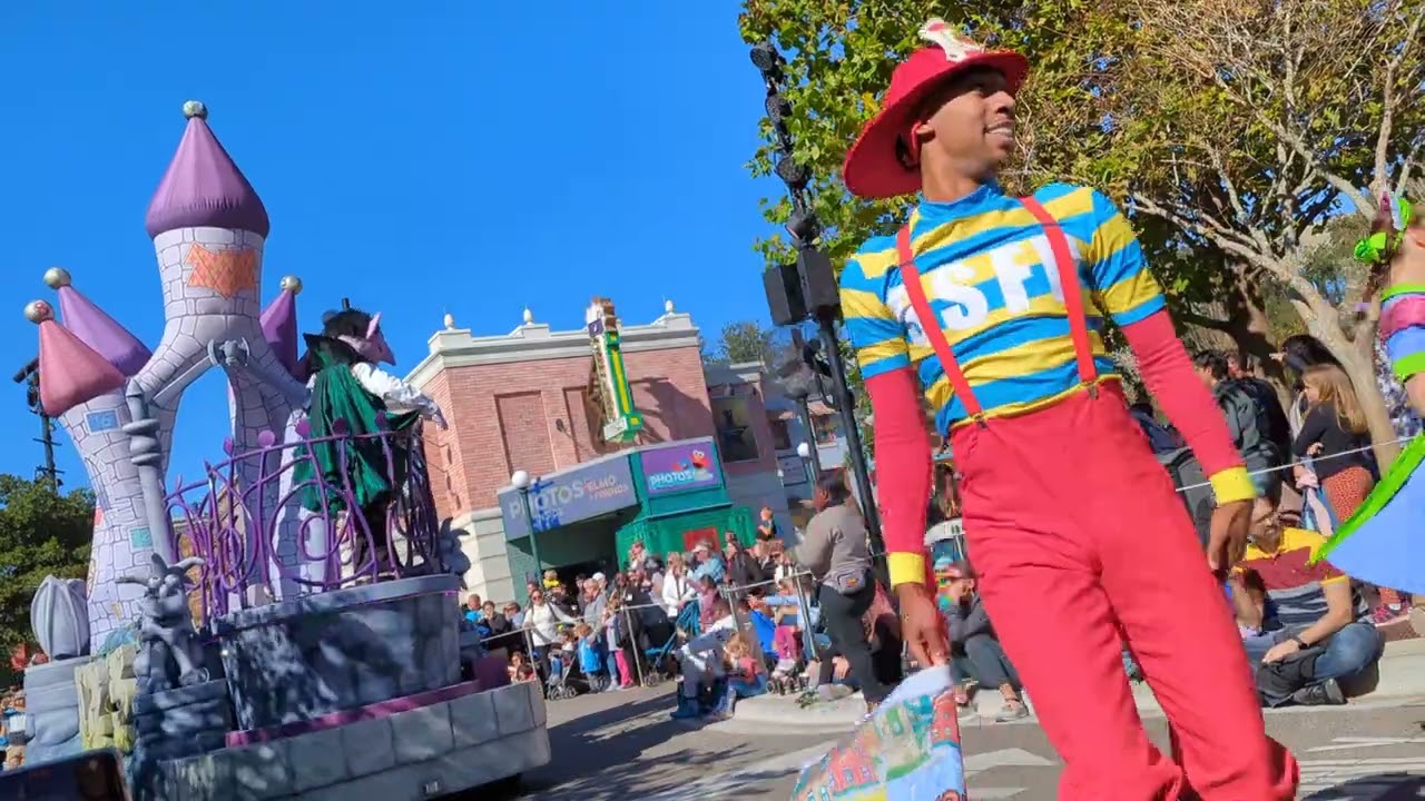 Sea world Sesame Street Parade 2023