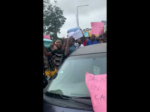 UNIBEN Students Protests To Block Highway Over N20,000 late registration fees | Uni of Benin Nigeria