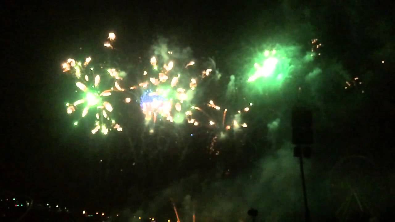 camera iphone 8 plus apk French fireworks in Larond (in slow motion)