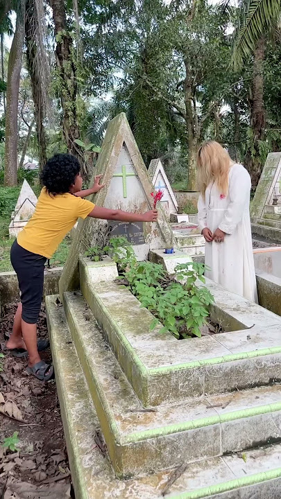 Because it's night, the ghost comes out #shorts