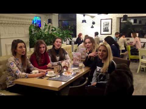 Beloe Zlato — Russian girls sing in a cafe (Девушки поют в Кафе Русские песни!)