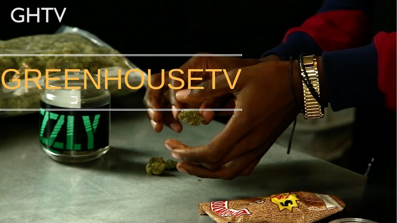 How to Roll a Perfect Backwoods Blunt