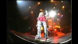 Avril Lavigne　”Fuel”　From the MTV  lcon performance