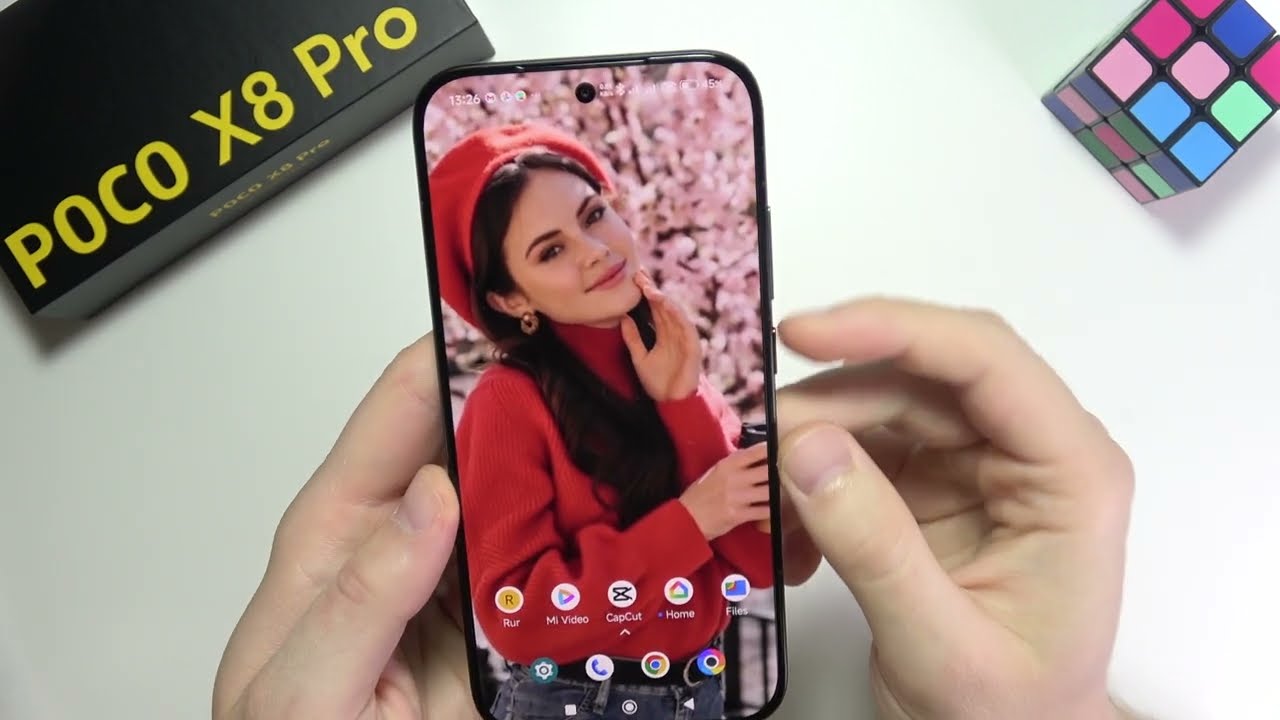 POCO X8 Pro: Remove Screen Protection Foil