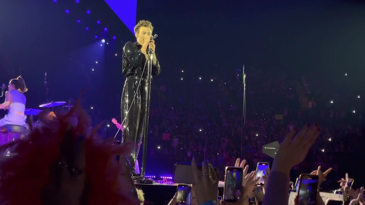 canyon moon - harry styles night 2 of love on tour @ the forum los angeles 11/19/2021